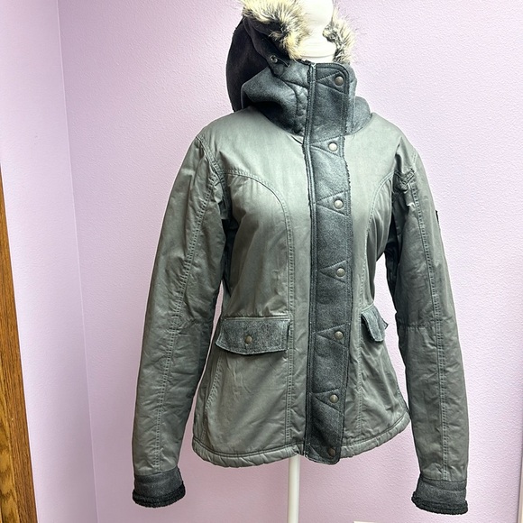 Kuhl Jackets & Blazers - Kuhl women’s Arktik Jacket color: carbon excellent condition. Small winter 🧥